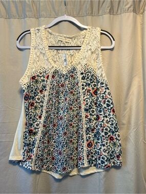 Floral Lace-Yoke Tank Top in Cream and Navy